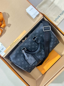 阿布紮比 Abu Dhabi LOUIS VUITTON KEEPALL BANDOULIÈRE 35手袋 M46655